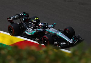 Antonelli troeft Verstappen na weergaloze slipstream Hadjar af en pakt pole op Spa