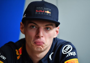 Verstappen deelt sneer uit aan Rosberg: "Komt nergens aan de bak, zijn probleem"