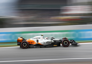 Norris grijpt net naast P2: 'Gunde Sainz een paar tienden omdat het zijn thuisrace is'