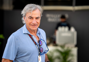 Sainz senior baalt van uitblijven plekje topteam voor zoon: "We moeten niet opgeven"