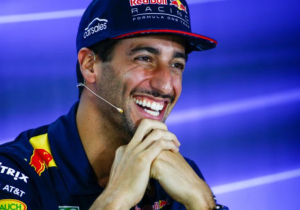 Christian Horner noemt deadline Ricciardo: 'Blijven niet eeuwig wachten'