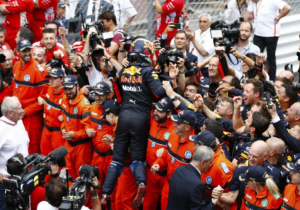 Daniel Ricciardo: 'Ik dacht de race voorbij zou zijn'