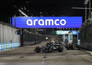 Russell heartbreak as Mercedes star CRASHES OUT of Singapore Grand Prix in dying moments