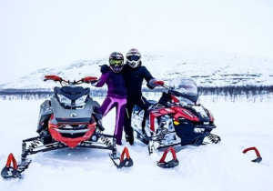 Bottas en vriendin nemen het ervan tijdens de winterstop