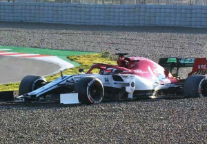 VIDEO: First red flag of 2019 goes to... Kimi Raikkonen!