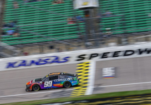 William Byron se lleva el FanShield 500 de Nascar; Daniel Suárez, lugar 22