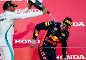 'Mercedes zou heel graag droomcombinatie Verstappen en Hamilton willen'