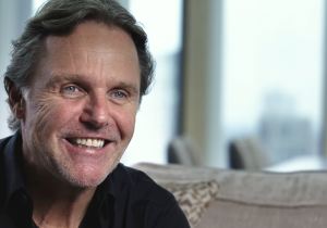 Hezemans over Barcelona-incident Verstappen: 'McLaren gaf ook 100 cadeautjes'