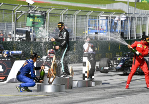 IN BEELD: De 'coronaproof' podiumceremonie in Oostenrijk