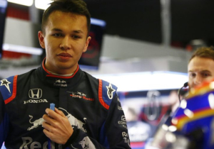 Tom Coronel over keuze voor Albon: 'Die arme jongen moet gaan overleven'