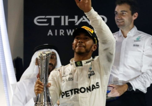 Hamilton over vierde wereldtitel: "Geniet meer van het rijden dan ooit tevoren"