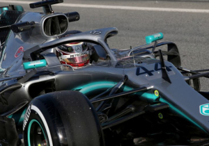 Lewis Hamilton: 'W10 voelt een beetje anders aan'