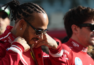 Hamilton mette in guardia dal fare troppe promesse sulla Ferrari nel 2026
