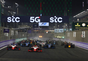 Pourchaire en Fittipaldi opgenomen in ziekenhuis na startcrash Formule 2
