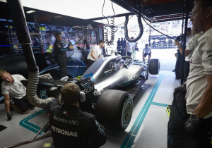 FOTO: Mercedes test met achterlichten voor Formule 1-auto's