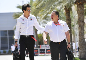 McLaren quiere organizar una pelea de box con Mercedes en Las Vegas