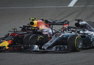 Hamilton verbaasd over actie Verstappen: "Ik snap niet wat hij daar deed"