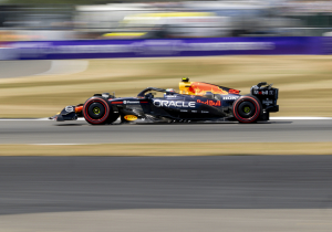 Red Bull-coureur ziet F2-titel door de vingers glippen door diskwalificatie: "Gaan het onderzoeken"