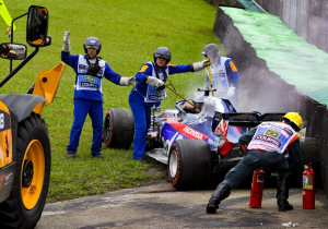Bizarre oorzaak crash Kvyat: 'De auto schakelde zichzelf compleet uit'