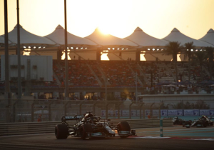 Hamilton sportief na P2 in kwalificatie: "Gelukkig kan ik nu zien waar Verstappen staat"