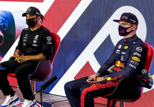 Villeneuve overtuigd van comeback Hamilton in 2023: "Gaan de beste Lewis zien"