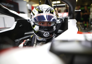 Mercedes star struggles as rookies given Mexican GP runout