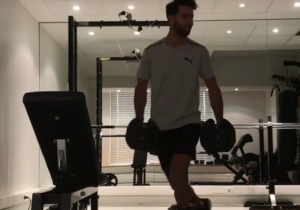 VIDEO: Hilarische Ricciardo werkt zich in het zweet