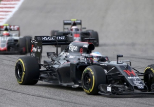 VIDEO: Waanzinnige inhaalacties van Alonso tijdens GP USA 2016