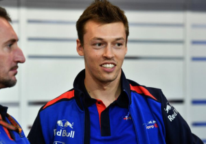 Tost staat vierkant achter Kvyat: "Het beste komt nog"