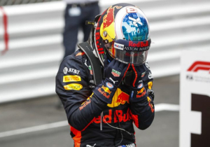 Ricciardo: Renault move is 'f***ing terrifying'
