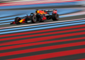 Verstappen pakt pole position in Frankrijk: "Normaal gesproken moeilijke baan voor ons"