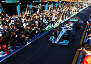 Russell eerlijk over vooruitgang: "Gat met Ferrari en Red Bull nog niet gedicht"