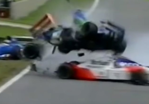Vandaag 25 jaar geleden: F1-debuut Jos Verstappen eindigt met zware crash