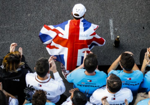 Hamilton not contemplating Knighthood