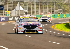 Fernando Alonso y Checo Pérez cambian Fórmula 1 por Supercars