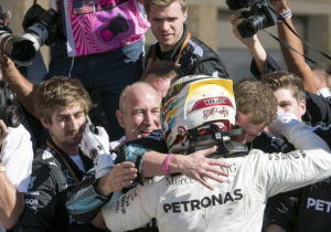 Blijdschap bij Mercedes: "Eén titel is binnen, nog één te gaan"