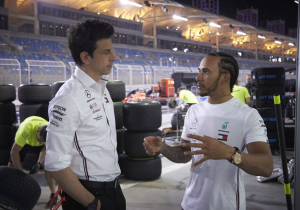 Mercedes open up on Hamilton contract talks