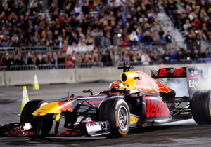IN BEELD: Max Verstappen geeft show in Las Vegas!
