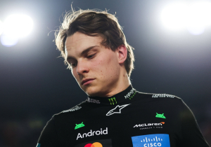 Tim Coronel zag een jaar van vallen en opstaan bij Piastri: "Paar tikjes gehad"