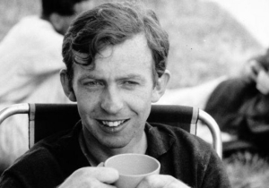 F1 remembers 'pioneer' Tony Brooks