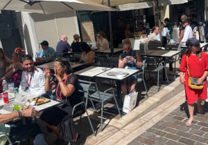 De horeca in Monaco: hoe zijn de prijzen voor een biertje of een pizza in het prinsdom?