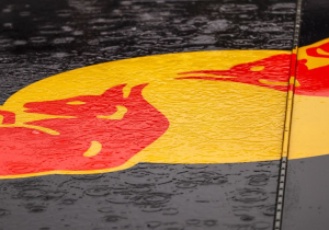 Coureurs maken zich op voor natte VT1: Lichte regenval boven Red Bull Ring