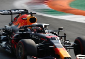 Verstappen start op pole position in Monza: "Wordt een interessant gevecht"