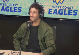 VIDEO: Daniel Ricciardo: 'Räikkönen betrapte me bij het damestoilet'