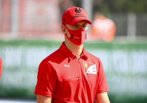 Bekende sponsor Michael Schumacher keert terug op de grid met Mick