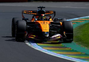 Rommelige tweede training voor Verstappen, Piastri dicteert tempo in Melbourne