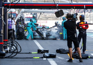 Mercedes reveal "brave" gunman burn at latest major Bottas pit stop issue