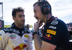 'Ironic' that Renault are failing Ricciardo - Horner