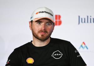 Formule E-coureur Rowland bewierookt: 'Op zijn beste dagen op het niveau van Verstappen'