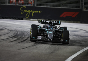 Russell verrast met pole position in Singapore, Verstappen blijft de McLarens voor